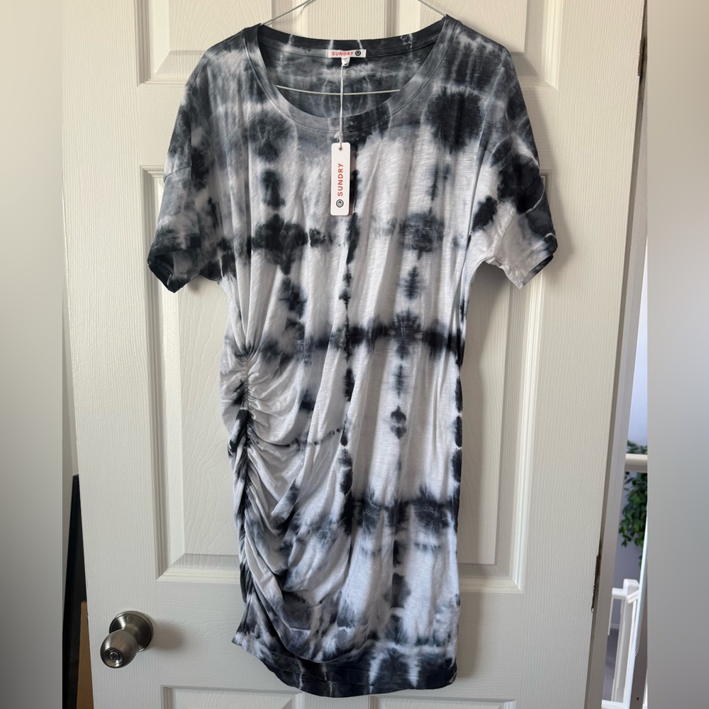 NEW✨Sundry Women's Black and Gray Tie-Dye Top